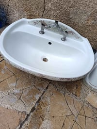 مغسله • مدينه الصدر • للبيع