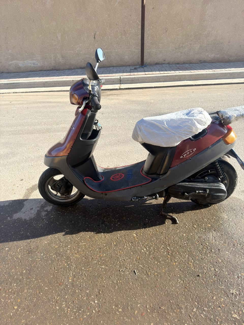 سلام عليكم من رخصت صاحب الاكروب دراجه بطه ياباني نضيفه محرك نضيف مامجفت كابريتر وصالنصه اصليات الدراجه ناعمه وحلوه كهربائياته كله شغاله سعره 400 وبيه مجال مكاني كربلاء *********** الرقم الثاني ***********
