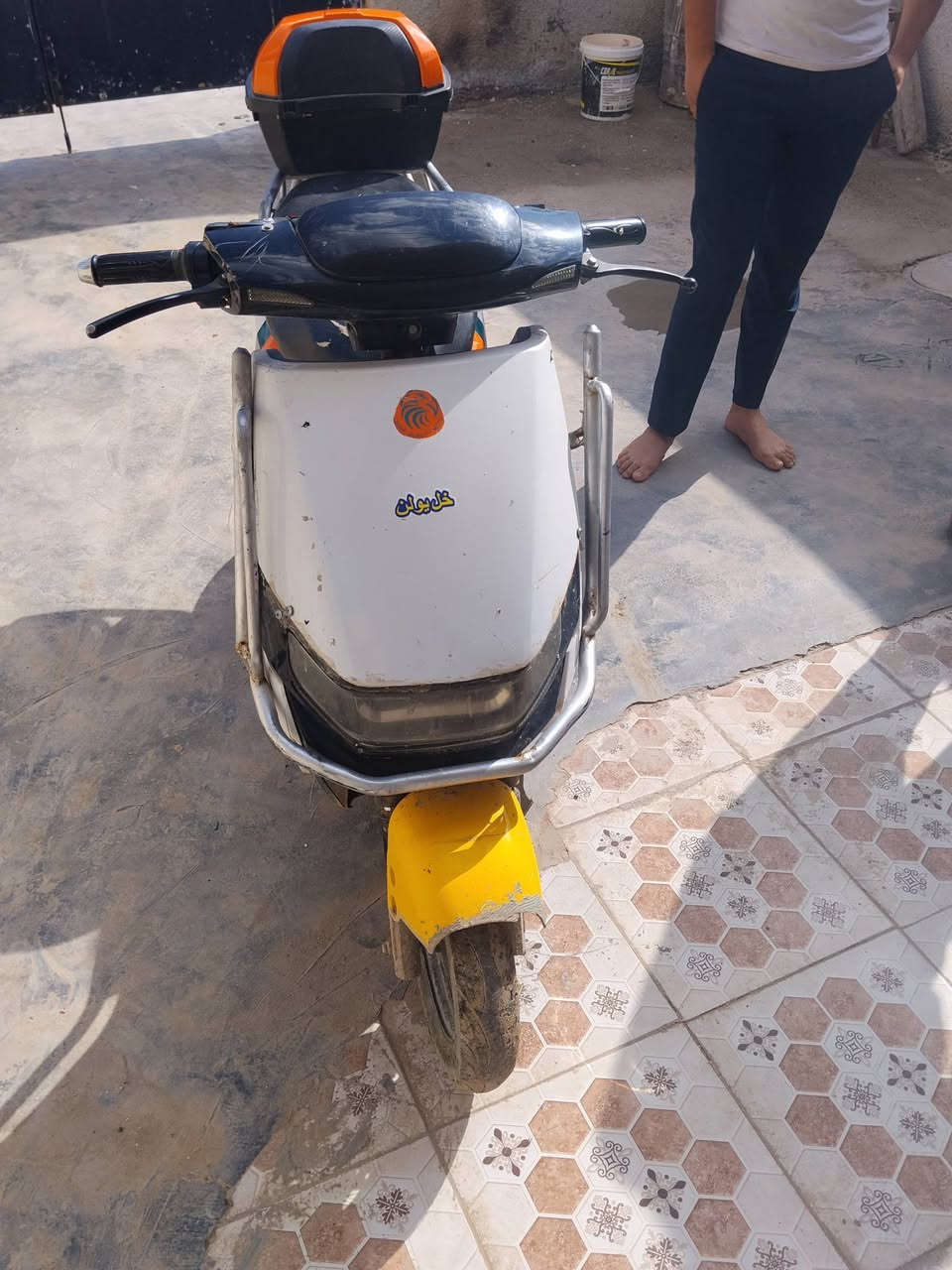 السلام عليكم دراجة موديل 2024 الدراجة نضيفة خير من الله بطاريات جديدة 7 بطاريات تمشي حقيقي 80 الملف مالتهة اصلي. السعر 275 وبيهة مجال اتصال واتساب ***********
