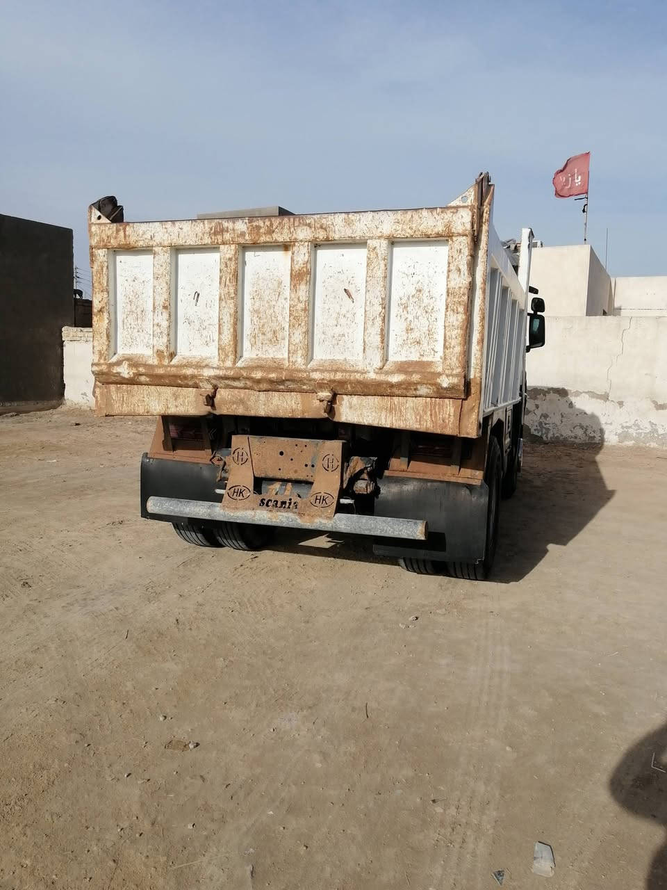 سلام عليكم سياره للبيع سكانيه 2001 مكينه نجكتر كير 4/4 تخم تاير رقم بصره بسمي مكان سياره ناصريه. ***********
