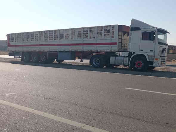 السلام عليكم للبيع فولفو F12 مكينه 122 مجفته جديد راس وعربانه تخم تاير تخم جوبلس رقم انكليزي 3لوحات انبار سنويه لل30 سياره جاهزه للشغل للأستفسار الاتصال على الرقم *********** مكان سامراء خط السريع
