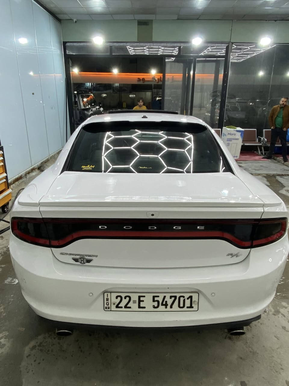 جارجر  اربيل موديل 2017ارتي ماكس هيمي 5700 كلين تايتل كندي ماشية 66 الف مايل كفالة عامة رقم جديد سنوية جديدة لحد 2029 شهر 5
مواصفات 
فتحة سقف 
شاشة كامرة خلفية حساسات خلفية كشنات جلد تدفائة تبريد وخزن كشنات رادارات بالمري والمريدقلابة عند البك ويل ٢٠مال سكات باك اصلي 
السيارة علية تزويد هدرز امريكي اصلي وكزوز srt 
اصلي من الطول للطول ودبات سود موبار وعليها اكسل قفل srt وفتح عقل وبرمجة مصطفى يكل شرط الحماوة 85 سيليزي شتة صيف ومراوح دبل مروحة خليجي وعدسات لايت 
السعر ٢٤٠ وبيها مجال 
مكاني البصرة الجمعيات
رقمي ***********
