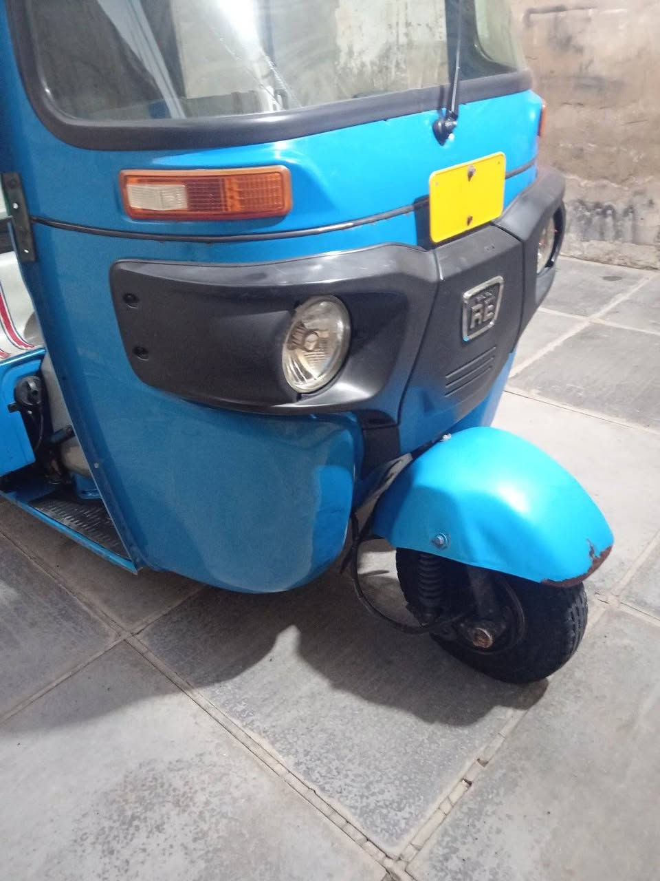 تكتك باجاج موديل 20 شهر 12 يوم 26 تكتك رقم وسنويه مكفوله من ضربه وصبغ مكينه ناعمه الا تنقيص الا تبخير سعر 7300 وبيه مجال بسيط مكاني  بغداد النهروان ***********
