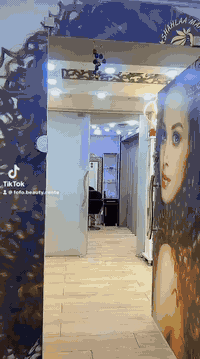 صالون تجميل • زيونة ساحة ميسلون • ٣٠٠م