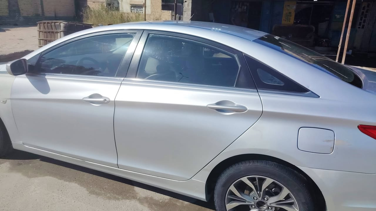 السلا م عليكم
سوناتا موديل ٢٠١٠ مضلع
وارد كوري موديل ٢٠١٠
السياره بيهه قطعه واحده صبغ الجارملغ الأمامي
محرك جديد السياره جاهزه من كلشي الاسفسار
***********
