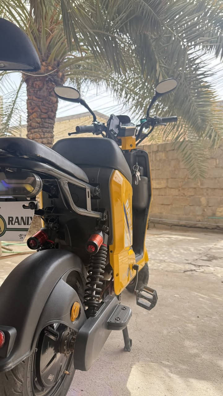 السلام عليكم
دراجه R9 للبيع المواصفات ⬇️
1- مصنعه من قبل شركه RANlX-E
2- بطاريات عدد 5 بلاديه بمقدار 34 واط
3- نضام 3 سرع حقيقي 
4- التأيرات جدد بلاديه وما بيهه اي فتيله أو ركعه
5- الدراجه كفاله عامه من ناحيه الكفرات والبطاريات والكهرباءيات فقط بيهه عطل واحد ال هوه دكمه الأشاير عطلانه ما تكلف فقط الدكمه 
6- الدراجه سرعه ومعد وشلعه وبيهه 7 فدراليات وملفت 2000 واط ضد الماء الدراجه صارله 5 أشهر من طلعتهه من المعرض والدراجه مستخدمهه فقط من البيت للمدرسه فقط الدراجه نضيفه كلش ملاحضه ( السله موجوده  بس اني شالعهه ) 
7- الدراجه اصوليه وأوراق بسمي تحويل بنفس الوقت السعر 550 وبيهه مجال الدراجه ماخذهه ب 670 كما موضح بالاوراق للتواصل اتصال او واتساب ***********
