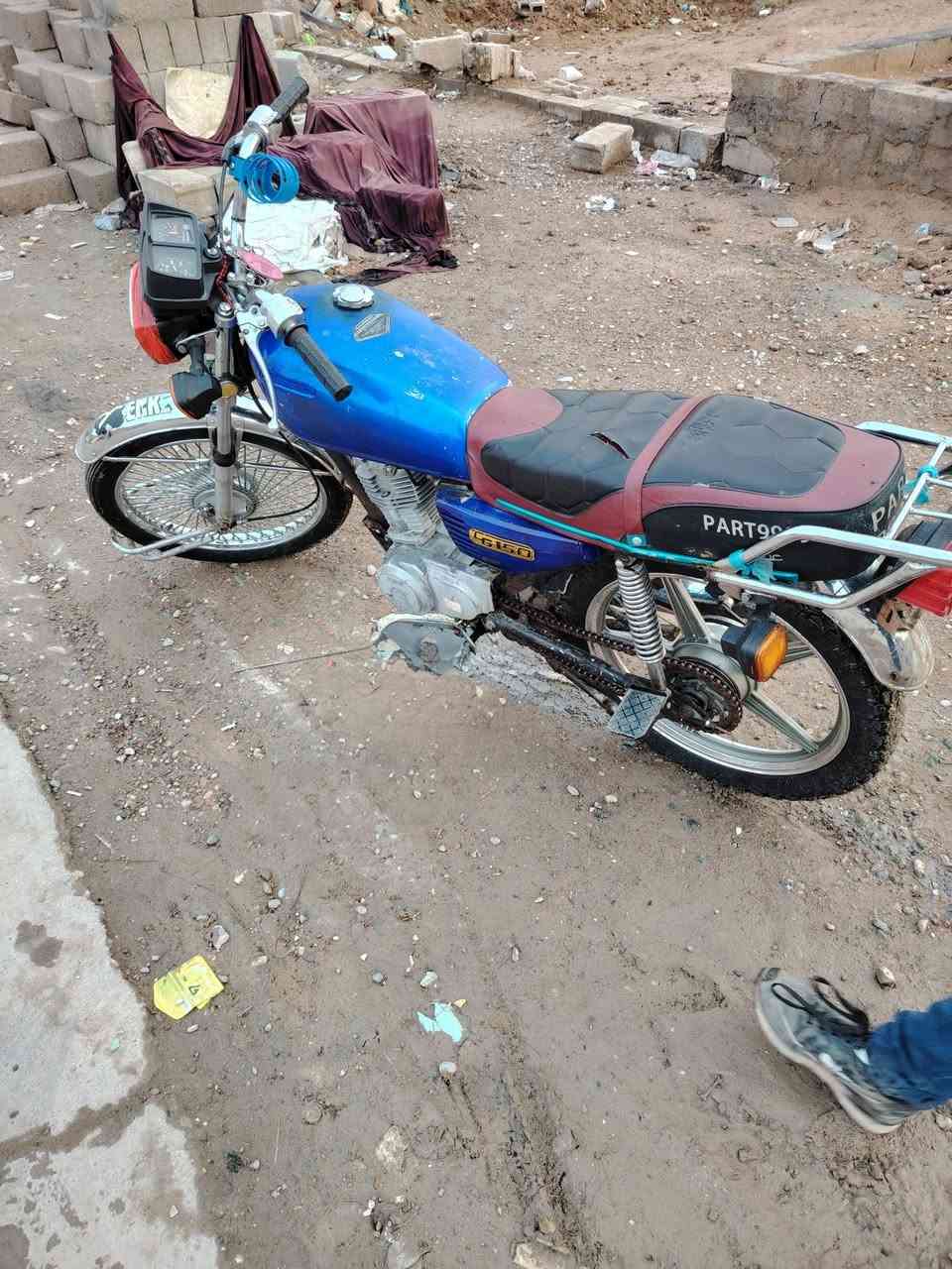 سلام عليكم ماطور موديل 17 اربعة كير شرط نشاط محرك نضيف مابي اي عيب بس فيلس كهربائيات كلة شغال  ماطور مابي أي عيب: سعـر $ 300 وبي مجال قليل + ***********
