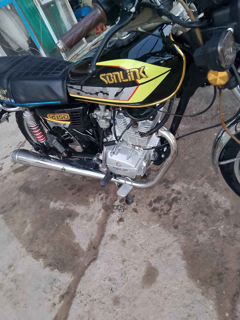 السلام ورحمة دراجه للبيع ايراني موديل 23 نضافه 95/100السعر 650 العنوان بغداد منطقه الإصلاح مقابيل بوب الشام ***********
