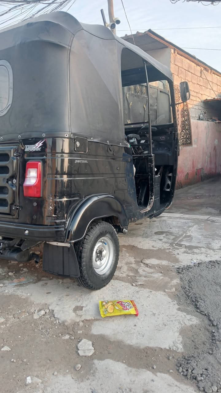 سلام عليكم تكتك 20للبيع كفاله عامه يرادلهه بوشه وبستم فقط رقم وسنويه ***********
