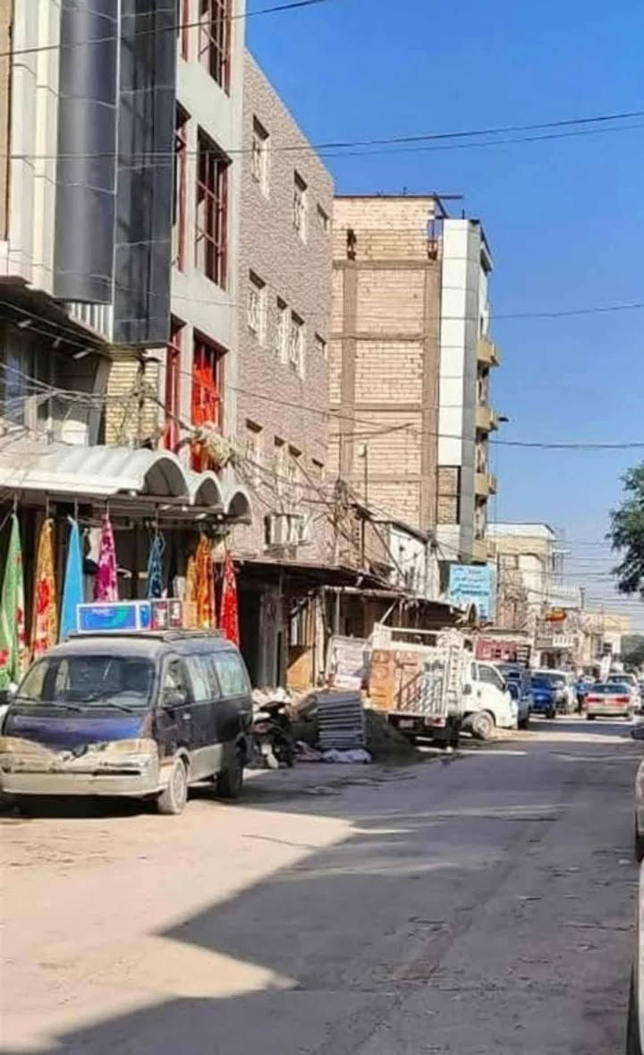 عقار للبيع بنايه طابقين 273متر
النجف منطقة خان المخضر القديم الجديده الاولى قرب شارع الهاتف مقابل جامع الغزالي تتكون البناية من طابقين الطابق الاول ثلاث محلات وقاعه ارضيه والطابق الثاني قاعه مفتوحه على كامل البناية 
للاستفسار ***********
