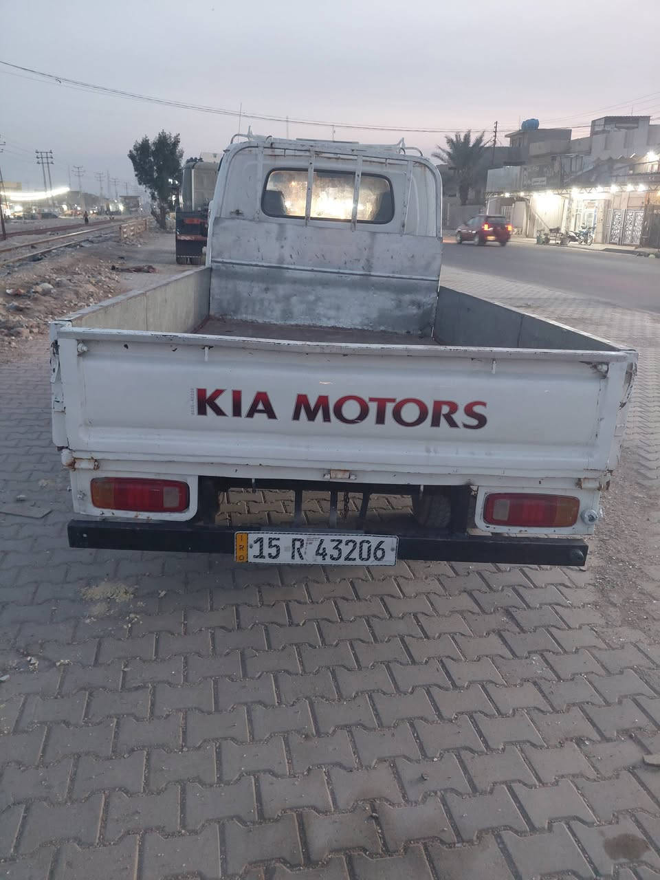 السلام عليكم فنتيرة للبيع موديل 2000 تفاصيل  يم صاحب السيارة مكلف بل نشر رقم هاتف ***********/// ***********
