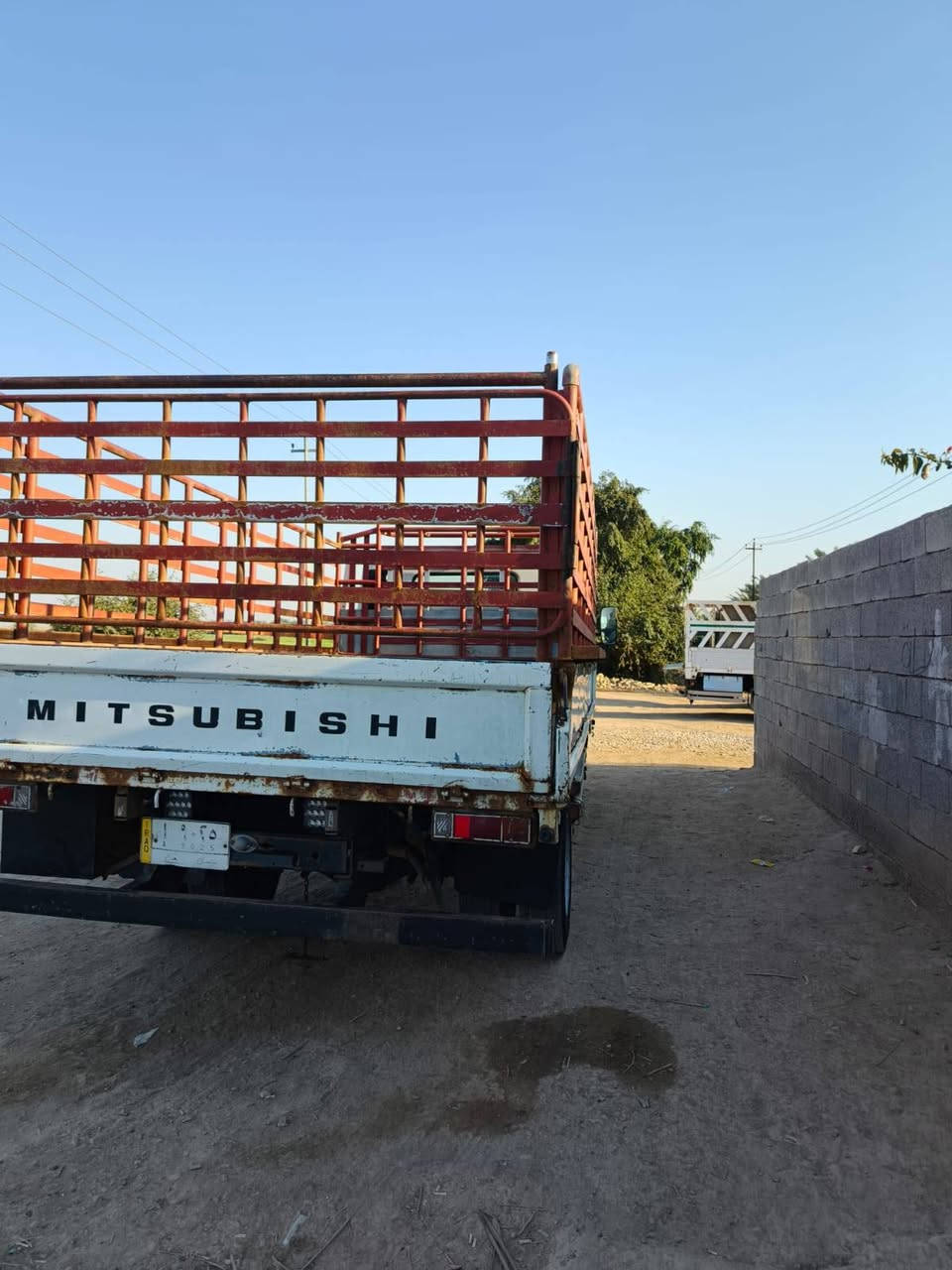 السلام عليكم كنتر 2013 السياره كفاله كير اكسل مكينه قماره شاصي كله بالشرط رقم ميسان شرط التحويل السعر 160  وبيه مجال للاتصال ***********
