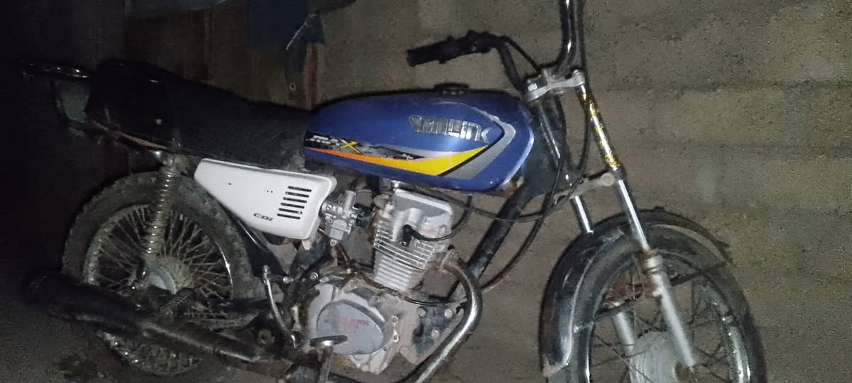 ماطور للبيع 
سعر 180 
يعوزا واشر جبنه 
كابريته جديده يدا كليج جديده جبنه جديده ملف جديد


**إذا كنت صاحب هذا الإعلان وتريد حذفه لأي سبب، رجاءا أرسل رسالة إلى الدعم الفني**