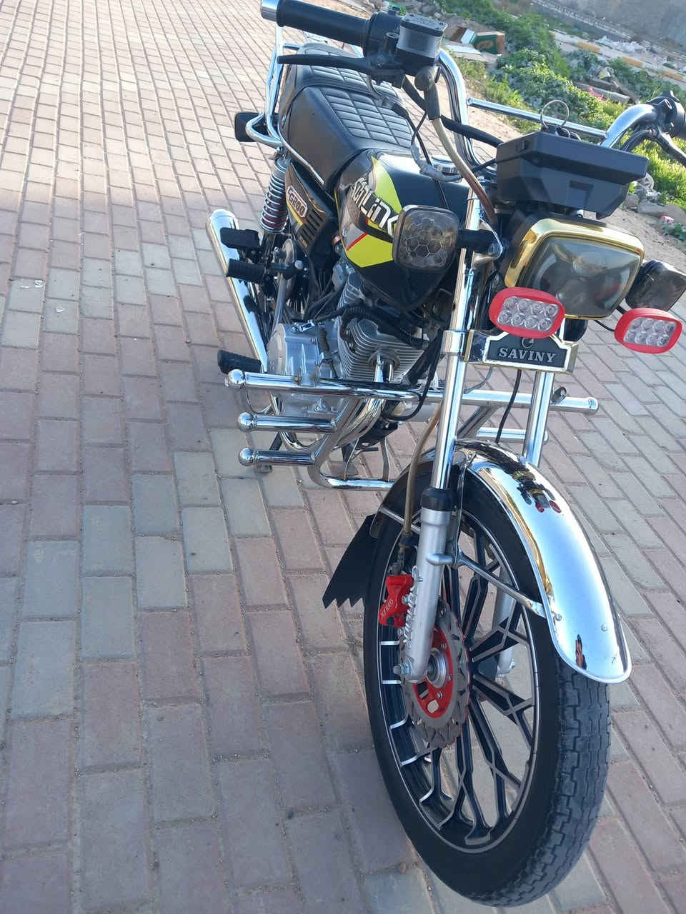 سيفان 24 باب اول
لون اسود محرك 200  نشاط فول
 شاشة  محتركه 
كهربائيات كاملة
نضافة خير من الله
السعر 625 بي مجال 
***********
