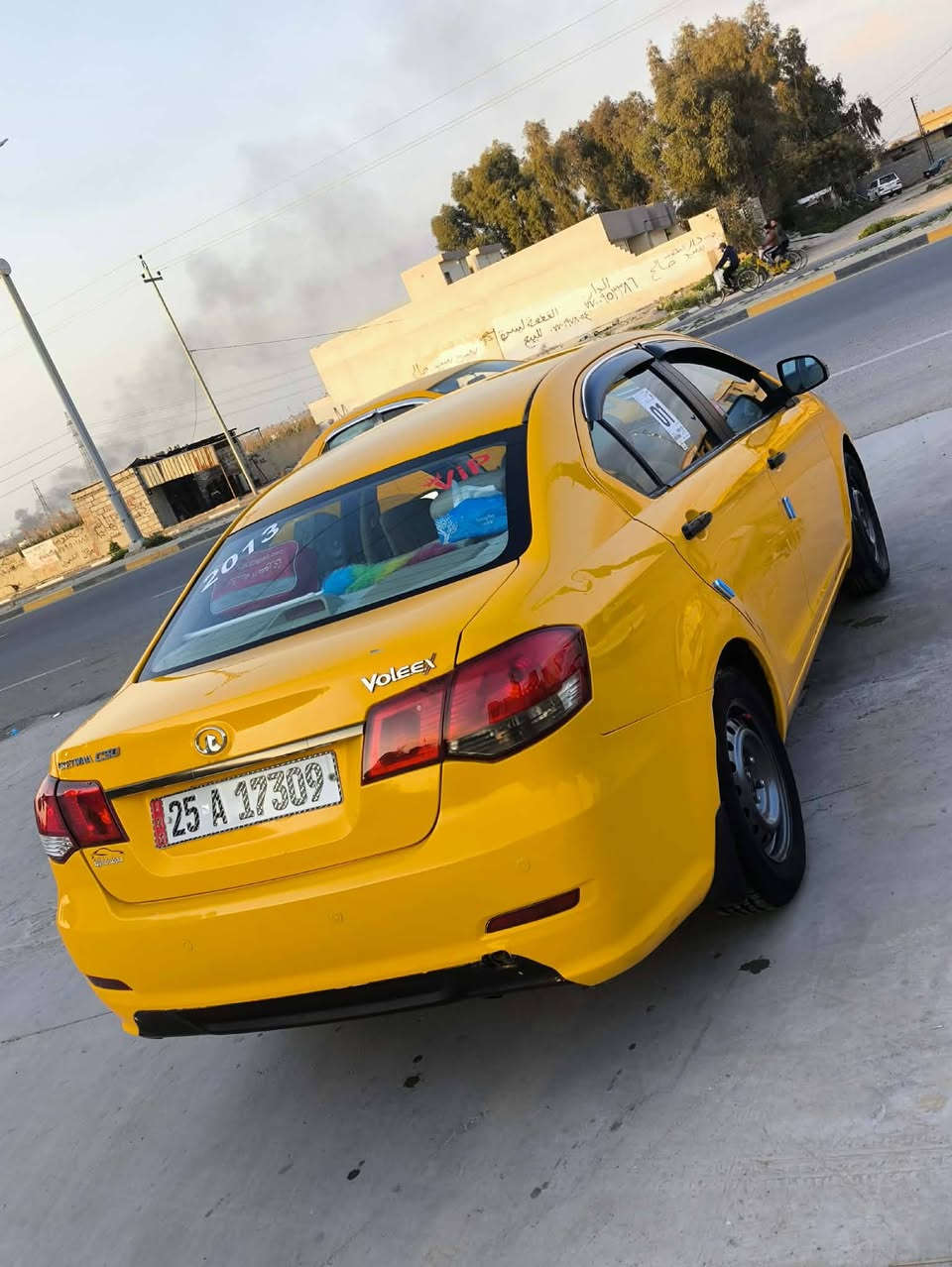 سلام عليكم
تم عمل عناية متكامله لهاي السياره
يشمل  بولش ثلاث مراحل 
مع مرحله رابعه سيراميك بخاخ عازل للماء والاتربه 
 وتم بولش الايت الامامي للسياره والبك لايت 
وتم بولش جامات السياره وتنضيف وتجديد دواخل السياره 
وتنضيف المحرك السياره والصندوك 
وأيضاً يتم غسل السياره قبل البولش وبعد البولش 
وهذا الرقم بي واتساب ***********
