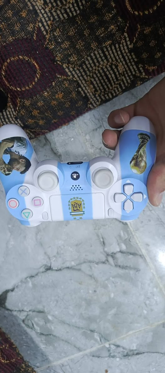 بلي فور سلم مهكر نضام 9 نص تيرا 
نضافه فولل السعر210 قفل


**إذا كنت صاحب هذا الإعلان وتريد حذفه لأي سبب، رجاءا أرسل رسالة إلى الدعم الفني**