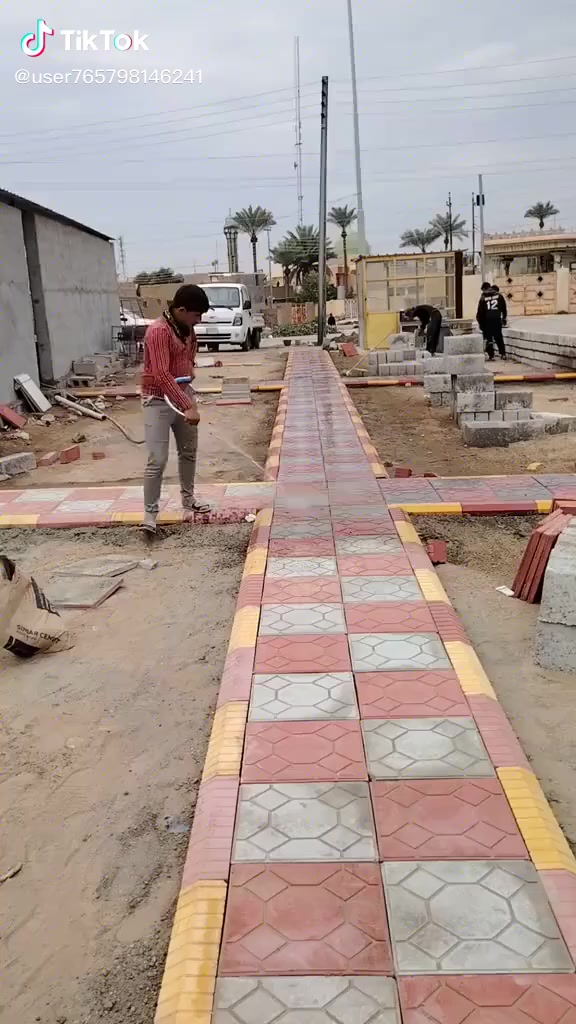 السلام عليكم يوجد كادر حدائق وابيهارتون واشلالات وافرش ثيل والسعار مناسبة والستفسار علا هاذا الرقم‏‪0786 889 2540‬‏
