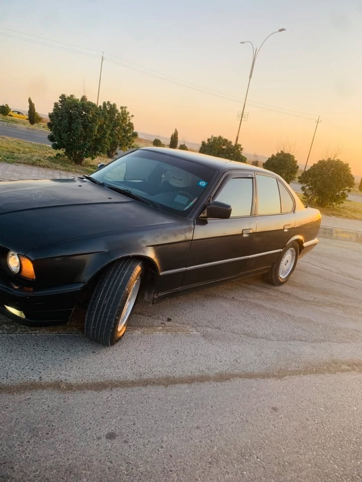 🚗 للبيع | BMW موديل 1992

سيارة نظيفة جداً وبحالة ممتازة، البيع نقد أو ترتيب.

المواصفات:

* ✅ موديل 1992
* ✅ سنوية والهزة سارية
* ✅ رقم مميز
* ✅ تدفئة وتبريد
* ✅ مكينة وكير بحالة شركة
* ✅ كزوز رياضي
* ✅ تشغيل عن بُعد (ريموت)
* ✅ قفل مركزي
* ✅ لايتات زينون
* ✅ السيارة خالية من الأضرار

📍 مكان السيارة: الموصل - الجانب الأيسر

📞 للاستفسار: ***********
