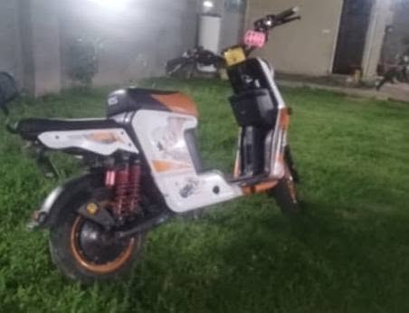 مستعجل عل بيع رجائن
 ماكو R9 بهيج سعر
السلام عليكم دراجه شحن R9 دراجه كامله بطاريات نضيفه اخت الجديده 
 بصمه سويج لايت دبلات جاهزه ما نقصه شي مكاني بغداد قرب الشعب
سعر 310 وبيها مجال بسيط
رقم الهاتف ***********
