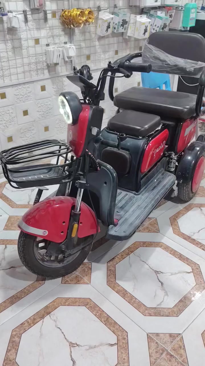 دراجه ثلاث عجلات ذوي الاحتياجات الخاصه تحتوي على ثلاث سرعات و5بطاريات السعر 800 وبيها مجال مكلف بالنشر ***********
