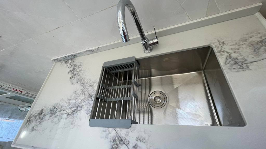 لتكن احلامك أكبر من مخاوفك ولتكن افعالك أعلى صوتا من كلماتك
عالم المطابخ 
"استمتع بمزيج مثالي من الأناقة والعملية في مطبخك!                                        
تصميم عصري بخامات عالية الجودة يعكس جمال التفاصيل وراحة الاستخدام. ✨🍴 
مع عالم المطابخ يتم تصميم مطبخك بعناية
📍العنوان - العماره -ميسان 
قطاع 28 جهه الكفائات مقابل اسواق الشمس 
***********
اوقات العمل من الساعه 10 صباحا الى الساعة 10 مساء عمارة, ميسان
