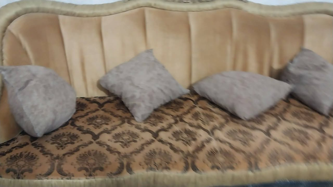 السلام عليكم/ تخم ونص 15 مقعد خشب قوي كلش للــبـيع مكانهن طويريج الشراي يراسلني واتساب فقط ***********
