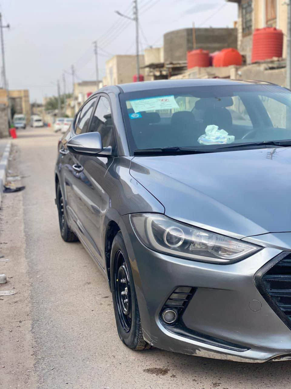أفانتي وارد كوري 2017 رقم بصره تحويل 
السياره كير مكينه تبريد جدد 
تخم تاير نقصها حدادية تعبانه فقط 
السياره حادثها جاملغ امامي فقط بدون دواخل 
الكوري ماينكفل من الصبغ 
سعرها 118 وبيها مجال بسيط حق الجية 
او مراوس حسب القناعة 

‭***********‬ البصرة, العراق
