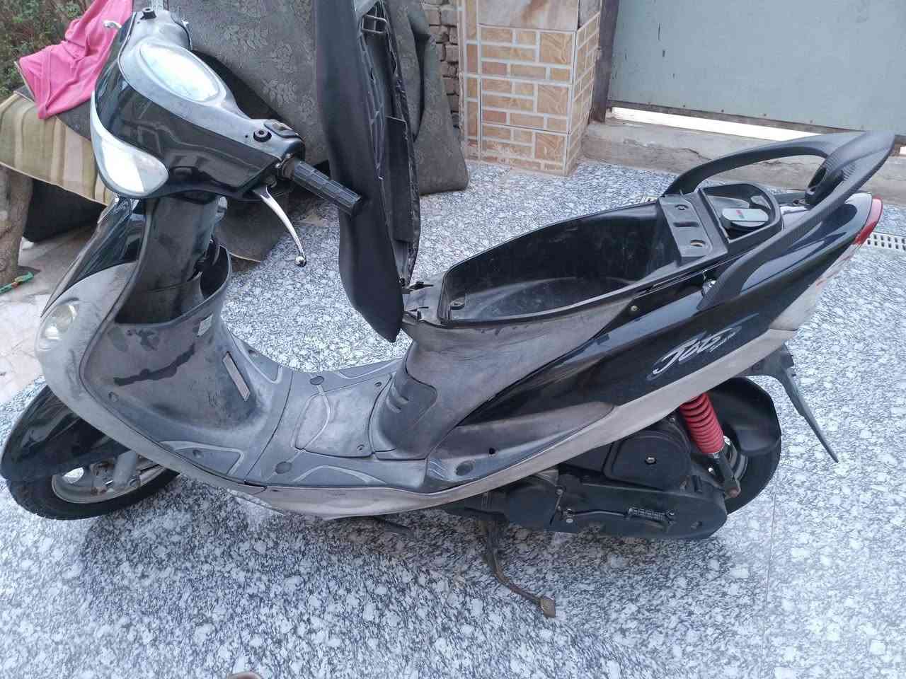 السلام عليكم
دراجه للبيع ماكس منغولي كامل مواصفات كلشي شغال بيه مامتعوبه نضيفه بس بستم واحد فقط مغير بيه صالنصه رياضيه  الناصريه السعر 550
***********
