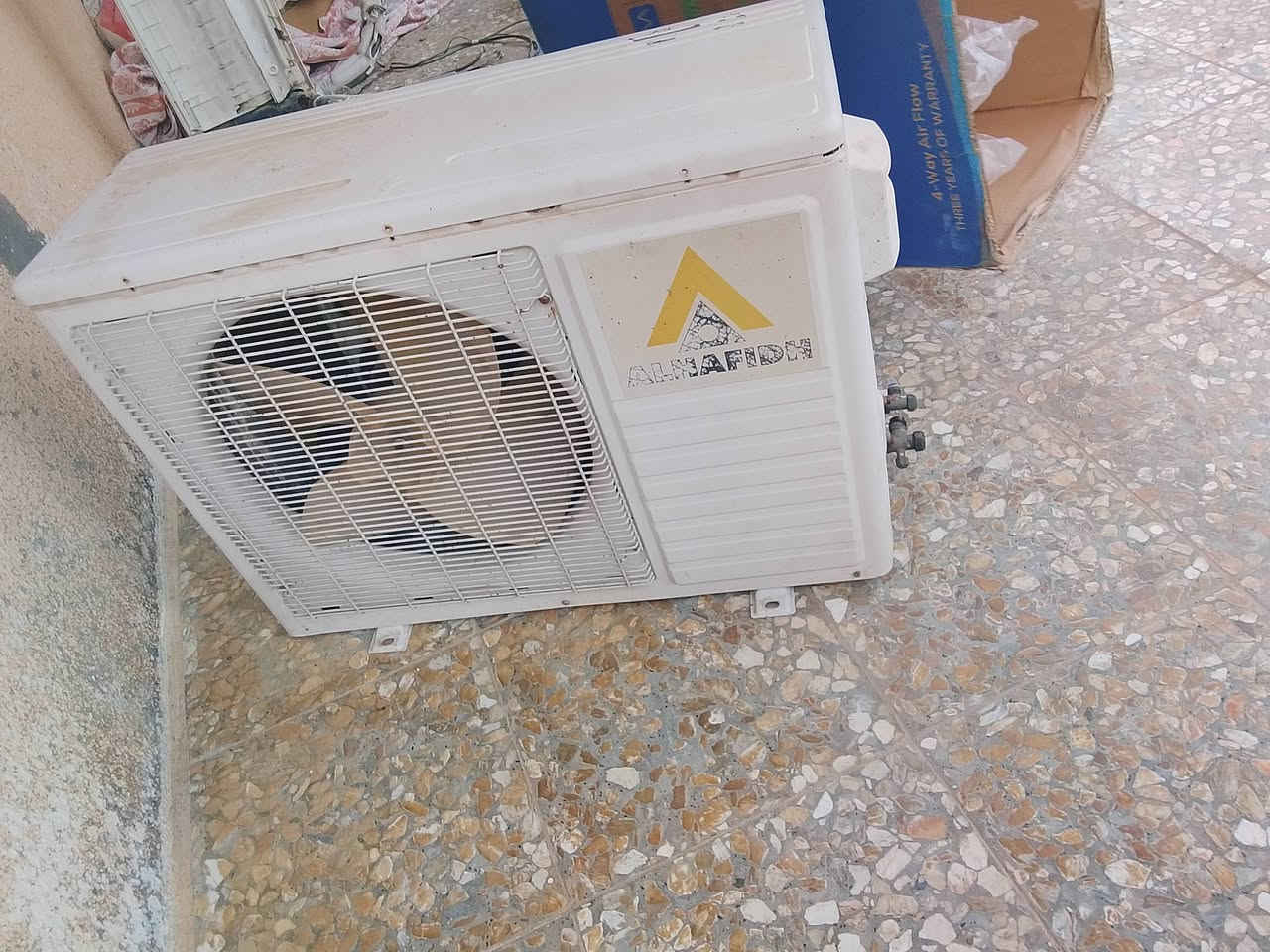 سبلت الحافظ البيع 2 طن جهاز كلش نظيف ماداخل تصليح اتصل ***********
