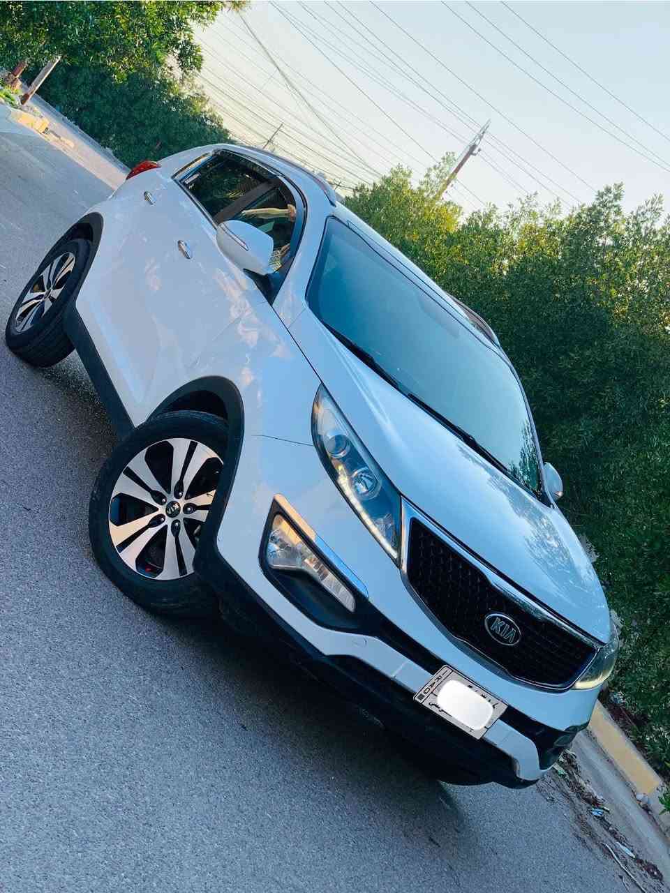 السلام عليكم
كيا سبورتج ٢٠١٤ (خليييجي) فول عدا البصمه
رقم بغداد بأسمي
 مكينة ٢٠٠٠ دووش لا تنقيص ولا تبخير مكفوله وكير مكفول صدر وتايرات جدد تبريد ثلج ❄️ 
السياره مكفولة من الحادث بس وكعت عليه قمرية مكفولة من الگلبة والچفية والصور قبل التصليح مرفقه بالمنشور ونصبغت ٤ قطع دواخل مكفولة وشواصي ولغود مكفولات ماشيه ١٥٥ الف كيلو
پانوراما طكتين
اشاير بالمري
تحكم ستيرن
مري شفط
حساسات بلادي
كامرة دوارة
ويل كب فراشة
السيارة جاهزة وعليه ادامة كامله
مكاني بغداد الكرخ
السعر ١٢٣$
***********   وبي واتساب
