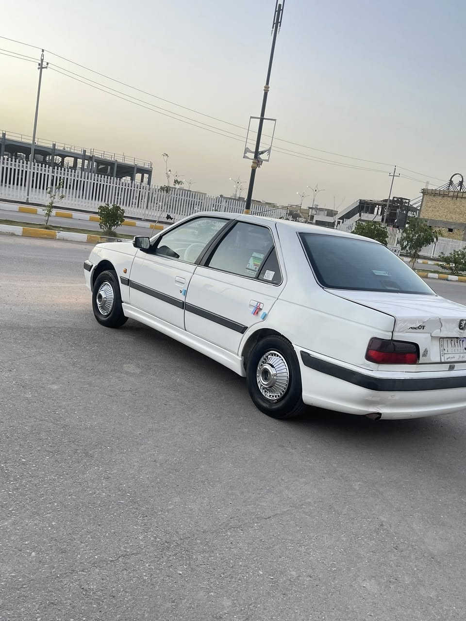 السلام عليكم 
بارص ٢٠١٤ مشروع وطني تحويل مباشر 
جاهزه مكينه وكير عشرط تبريد ثلج تخم تاير 
وحداديه كهربائيات عام شغاله جام اربعتهن يصعد وينزل 
لايت زينون وشاشه وكامره خلفيه وسنتر لوك جاهزه سياره 
بيه صبغ جاملغ خلفي بس جاملغ ماعابر وره سايق 
سعر ٤٧ سياره كلش حلوه ونصبته تخبل واحلا من صور 
مكان سياره وأبو سنويه بناصريه اسكان الصناعي 
***********
