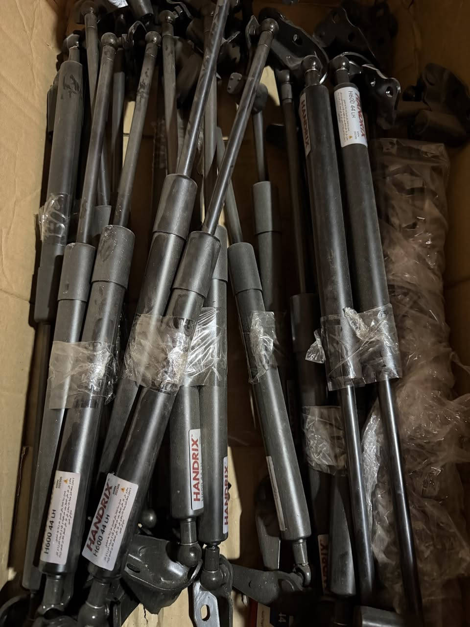 السلام وعليكم بضاعه جديده
محلات حجي توفيق 
بصره صناعيه حمدان 
***********
