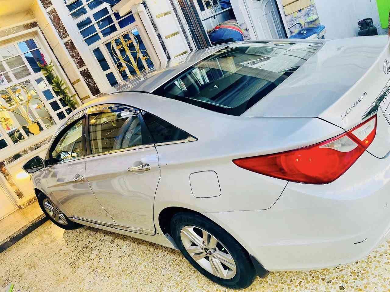 سوناتا موديل 2014 كصه جنطه شغل باجات دخول جديد
متومه شمالي طبق لاصل شرط الحاسبه مكان سياره بغداد 
سياره جاهزه مكينه 2000 دوش غاز غاز اصل انسه صرف 
بدون مراوس ابيع فقط السعر 47 رقمي ***********
