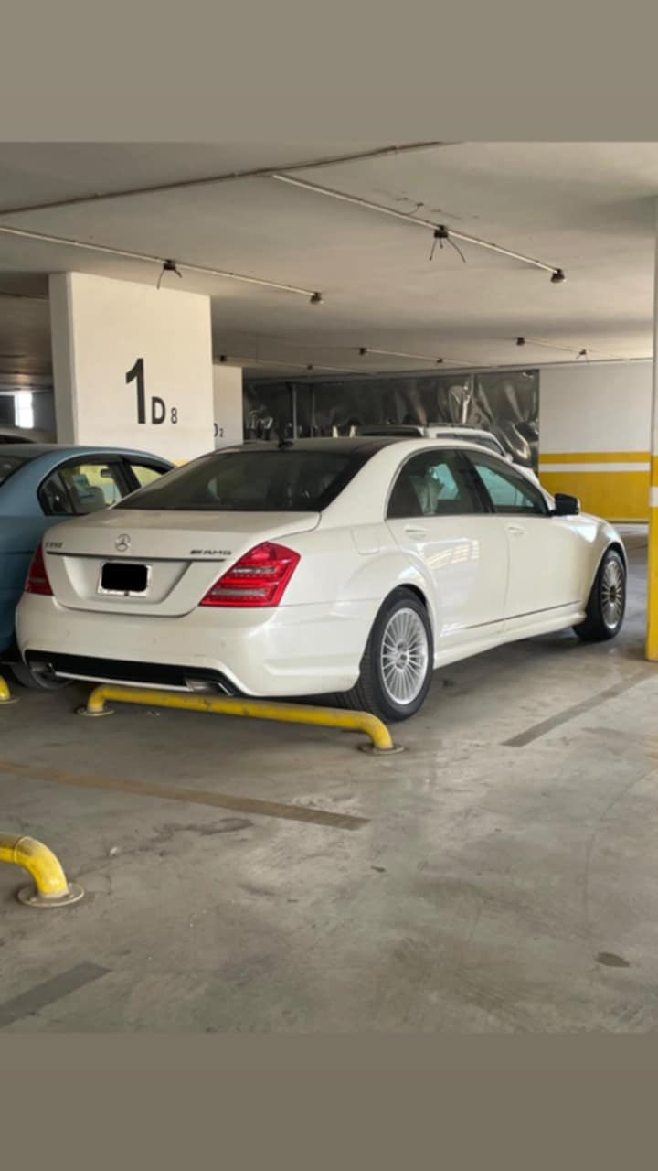 Mercedes Benz S class 
السيارة وارد خليجي استيراد شركة باجگير   S 350 
موديل 2011
عداد الكيلو متر 175الف حقيقي 
كير مكينة صدر كهربائيات كفالة بيهة مكانين صبغ كد شبر
ويل كب 19 تو سايز AMG مع طخم اطارات انتاج 25 
مواصفات السيارة معروفة
السعر 265 ورقة للبيع او مراوس حسب القناعة
للاستفسار الاتصال ع الرقم ***********
