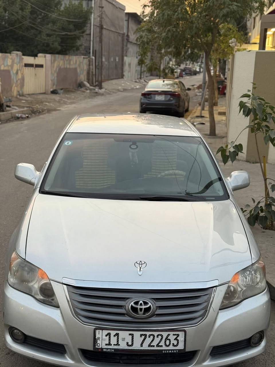 السلام عليكم
تيوتا اڤلون للبيع
موديل 2009
وارد امريكي 
حادثها بأمريكا جاملغ خلفي
وبالعراق البنيد مصبوغ اثر جراد 
السونرموجود كلشي موضح بي 
وبيها كم قطعه بارد 
بس السياره عضمتها كلش حلوه 
تخم مجول وبلك اصلي جديد شادلها
منضومة زنون اصلي
صدر امامي خلفي جديد
السياره جاهزه 
المكينه ممفتوحه ع البلاد
والكير كذالك ممفتوح 
السياره بآسمي عنواني بغداد شارع فلسطين 
عارضها ب125$ 
***********
اسف ع الاطاله.
