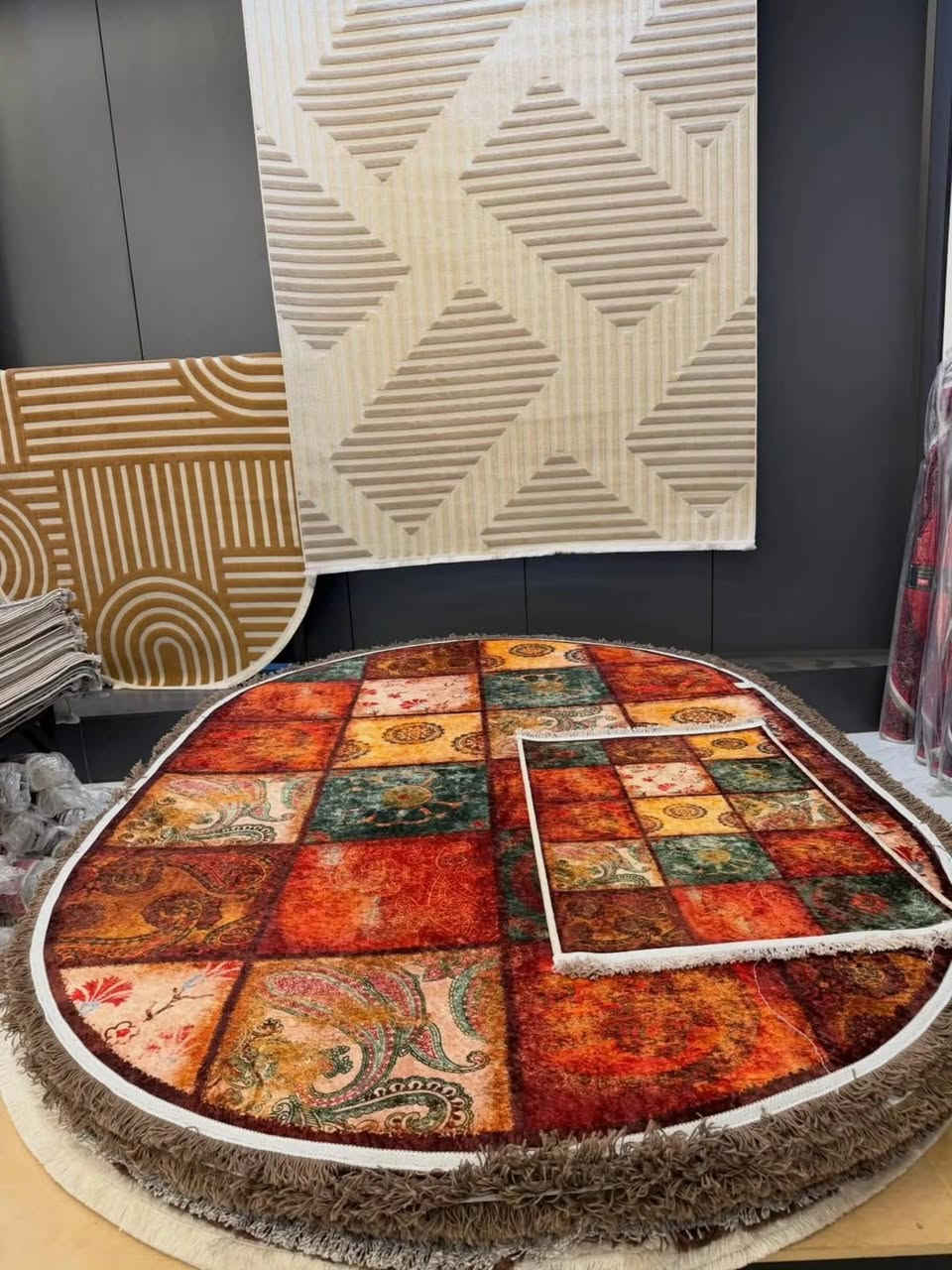 البيضوي قياس 230×150 +دواسه 90×60  موكيت بريلانت تركي الاصلي متوفر بجميع القياسات والموديلات


**إذا كنت صاحب هذا الإعلان وتريد حذفه لأي سبب، رجاءا أرسل رسالة إلى الدعم الفني**