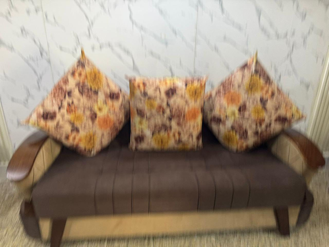 السلام عليكم عندي تخم تركي مضيف مابي اي ضرر 10 مقاعد و4 طبلات  مكاني بغداد السعر 300 الف


**إذا كنت صاحب هذا الإعلان وتريد حذفه لأي سبب، رجاءا أرسل رسالة إلى الدعم الفني**