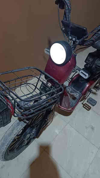 سلام عليكم بايسكل شحت البيع البايسكل كامل كهربأيات كامله و اشاير يمنه و يسره و بلاتوث  و البطاريات جدد صارلهن15يوم من شديتهن موجود خاص و عل الرقم ‏‪***********‬‏
