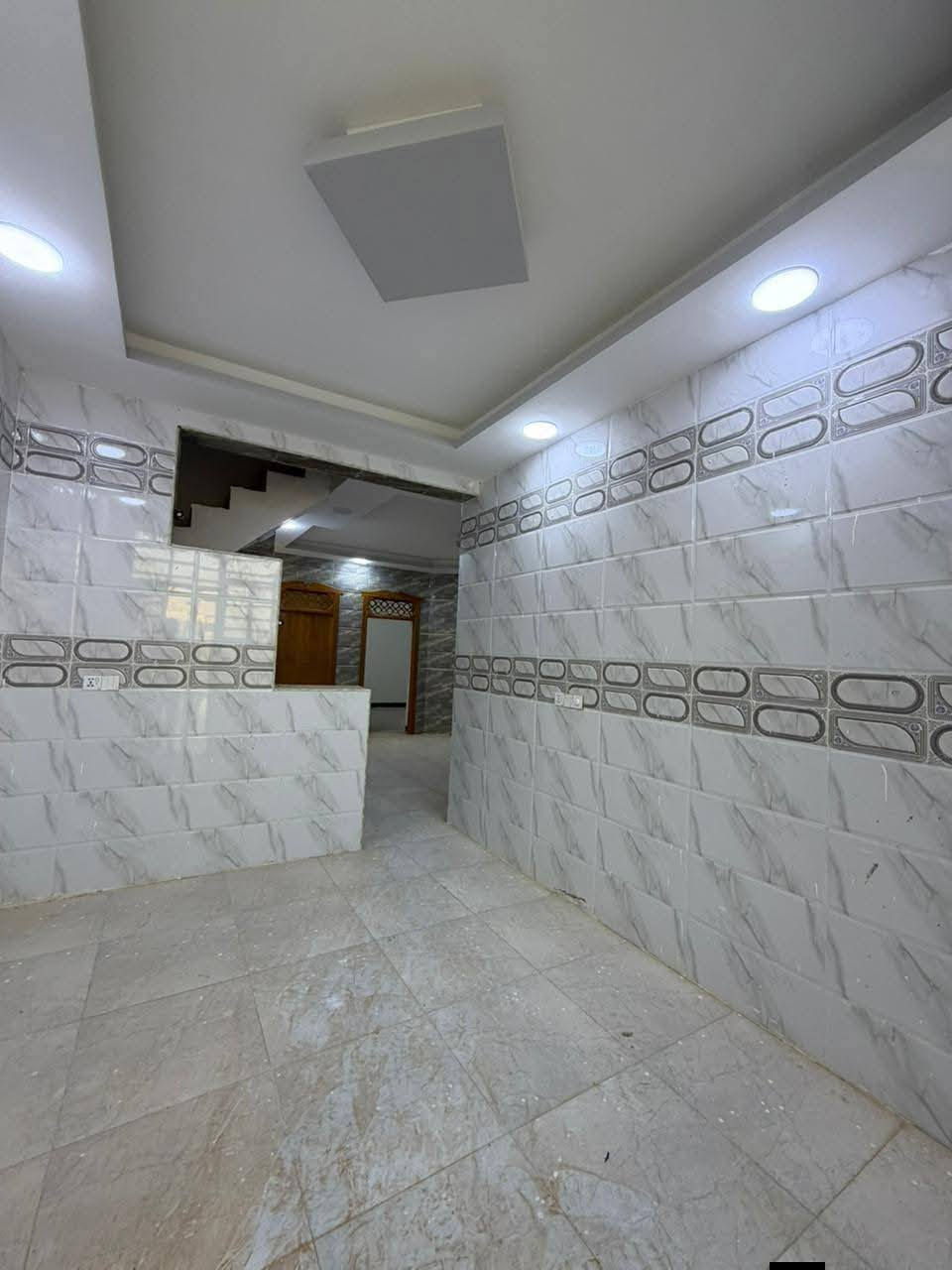 🏡دار للبيع🏡
المساحة: 120متر مربع
✅ #طابو_زراعي_سند_25_أقرار_محكمه
السعر: 58 مليون  (مع المجال)
الموقع: النجف شارع الصب  #ألخط_ألاول مقابيل قرية الغدير 

مواصفات البناء:
غرفتين نوم وصاله ومطبخ واستقبال حمامات داخليه وخارجيه وكراج 
بناء مرتب (أساس + سقف كونكريت + طابوك)
أرضية بورسلين أبو الـ 60

الخدمات:ماء كهرباء مدارس سوق تبليط متر
خط مولد

للاستفسار اتصل على *********** أو مراسله واتساب
