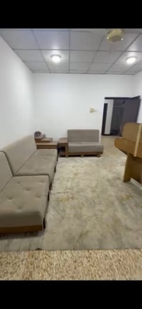 شقه❗️❗️ معزوله لايجار  حي لأساتذة اربع شوارع غرفتين وصاله ومشتملات  50...