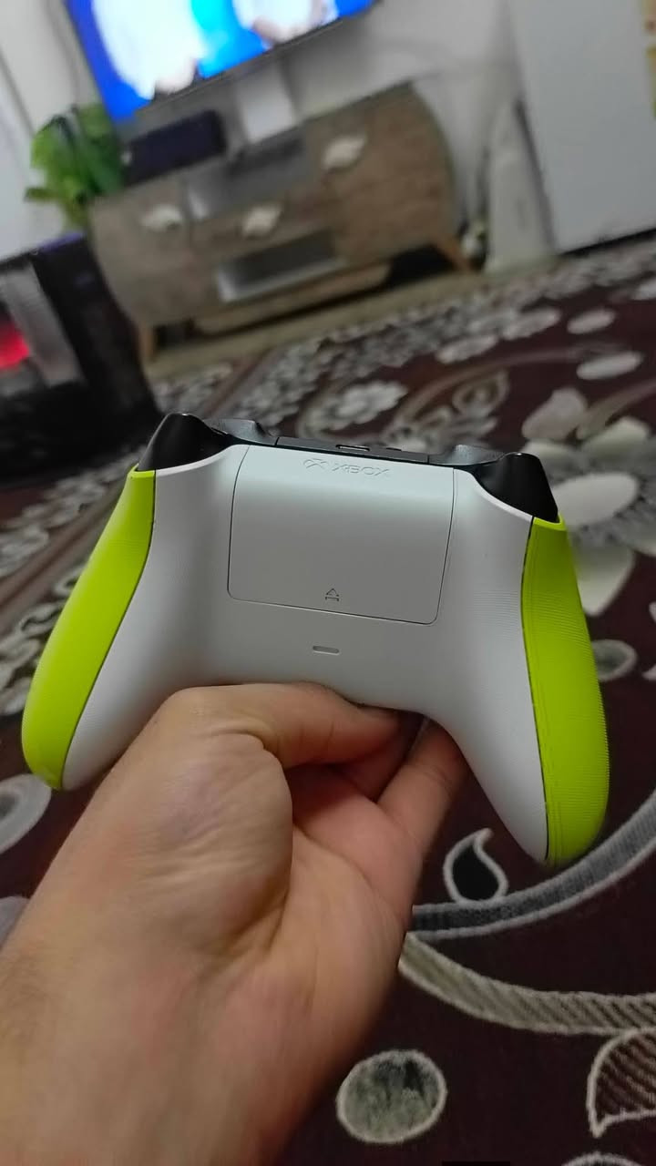 سلام عليكم
يده لل بيع حيل نظيفه مامفتوحه ولا مصلحه شرط اصليه مال اكس بوكس 
السعر 55الف وبيه مجال حك جيتك مكاني الموصل جانب الايسر واليده ترهم لل اكس بوكس ون وسيرس و pc


**إذا كنت صاحب هذا الإعلان وتريد حذفه لأي سبب، رجاءا أرسل رسالة إلى الدعم الفني**