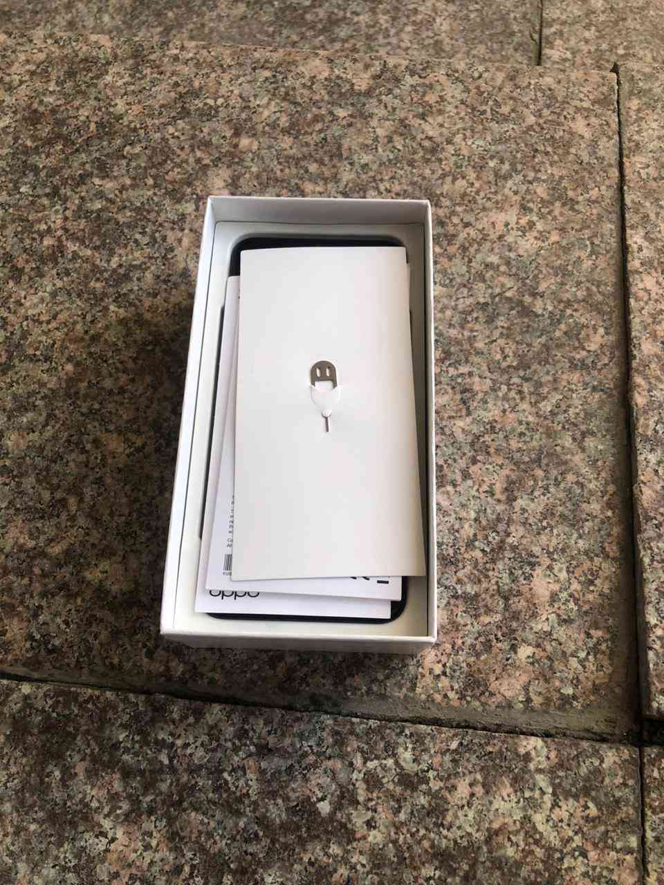 السلام عليكم جهاز اوبو a18 شخط مابيه ذاكرة 128 بعدة جديد سعر 130بيه مجال مستعجل على بيع مكان بغداد حي اور 
***********واتساب

