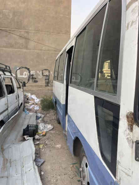 للبيع كوستر موديل 2002بسامينا مكانها بغداد للبيع او مراوس حسب القناعه بسياره 7راكب ***********
