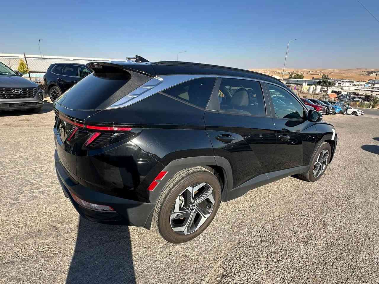 بسم الله الرحمين الرحيم.                                 

نوع السيارة🚘✅ هونداي توسان/  الموديل 2024.     

حجم المحرك🚕🚕🚕2500🚦🚦.                                                                  

.             اتصل وتدلل بالخدمة   
  مواصفات السيارة (فتحة /بصمة/  كشن كهرباء/ وجنطه كهرباء)🚘
السيارة موجود ✅بالاردن  🚗المنطقة الحرة الزرقاء                    

الضرر واضح بالصور ✅ بدون ارباك  🚘السيارة تشتغل وتمشي.   

الاستفسار او التصال  على الرقم  ***********             

او مراسلة واتساب على الرقم الاردني 00962797080658. 

عنوان المعرض🛣️🛣️⬅️شارع 18 شمال المنطقه  الحرة🚗🚗🚗🚦🚦. 

السيارة 🚎🚙🚗🚘مكفولة من الصبغ✅✅🚦🚦

السيارة 🚗🚘🛻مكفولة من الصبغ✅🚦
