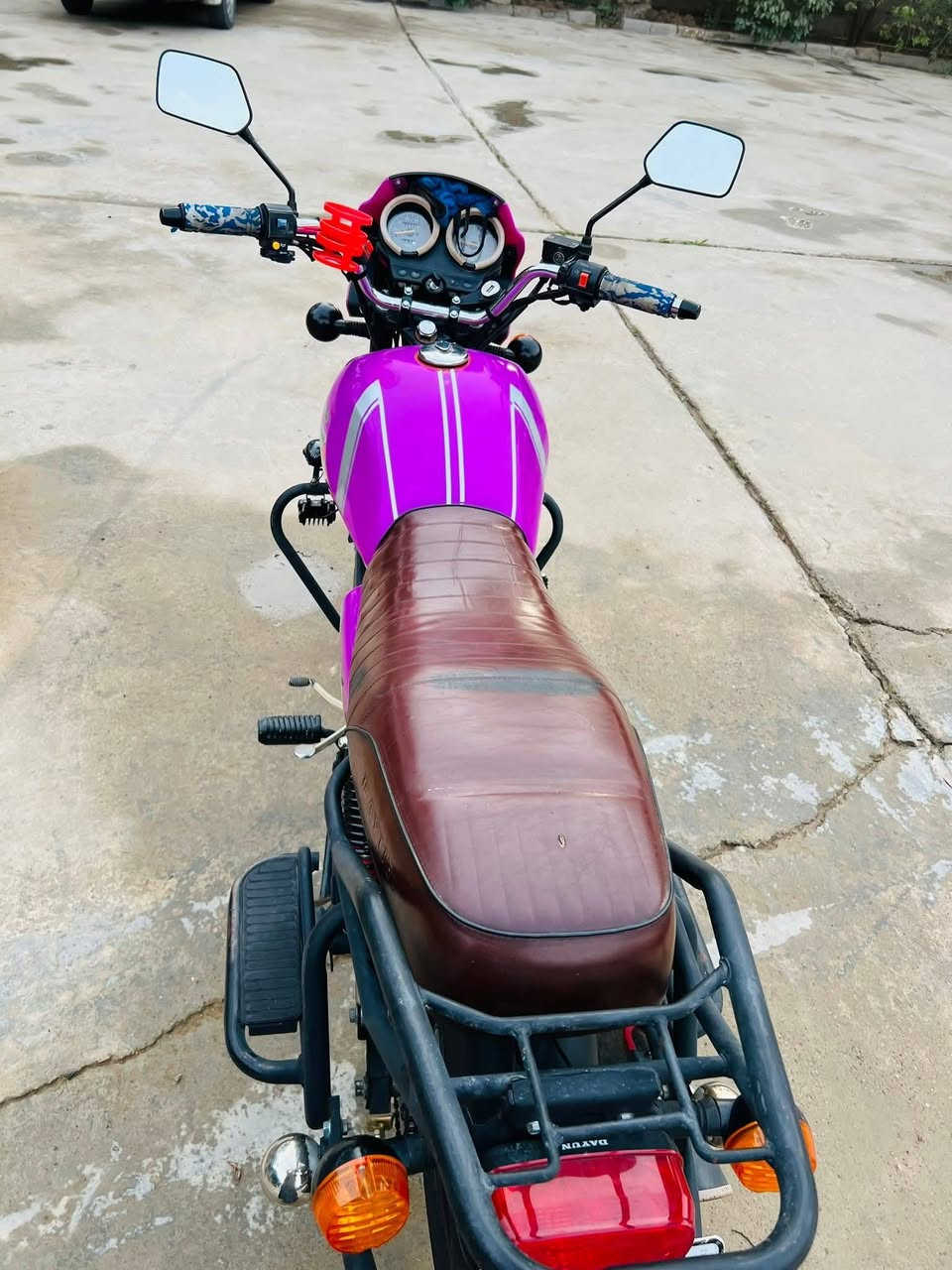 سلام عليكم دراجه دايوان ٢٣
مكفوله كفاله عامه بس هاي الضربه الي بالتانكي كدامكم بالصور ماشيه 23 ألف حقيقي رقم وسنويه انكليزي باسمي تحويل ثاني يوم الشراي يتصل وبيك خير ودلل مكاني دلي عباس شروين
***********
