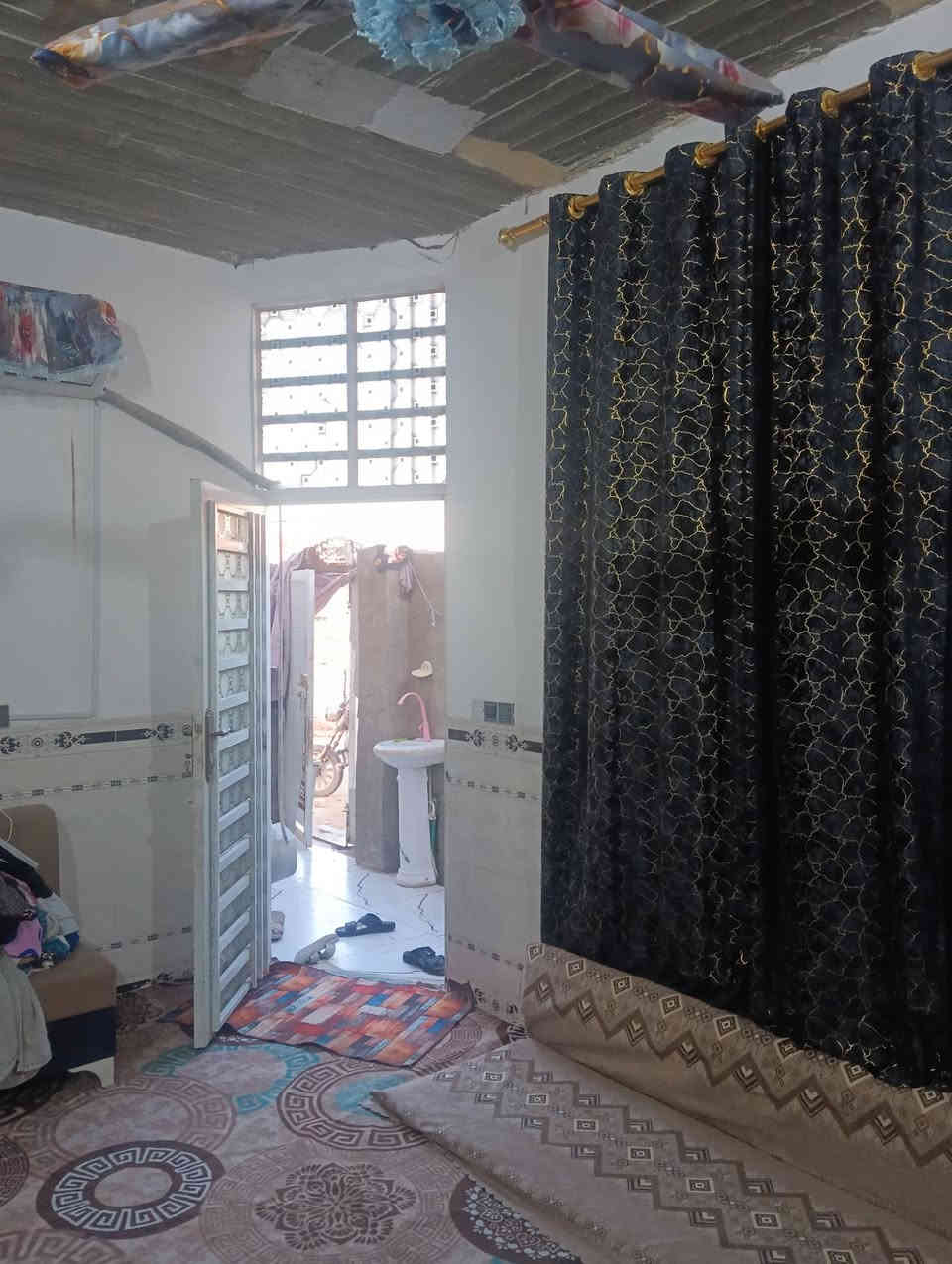 يعلن مكتب الاصدقاء للوساطة العقاريه

دار للبيع  100 م مربع    طابوزراعي سند 25اقرار محكمه ثاني يوم🏡
✅ تحفه فنيه شغل درجه اوله جيب مهندس وافحص 
سعره 28وبيه مجال
موقع ,البيت /نجف 🏡  شارع كربلاء عمود 130طريق ياحسين

عنوان المكتب شارع الصب مقابل قرية الغدير عمود 261
البناء 🏡 
غرفت  نوم/صاله/مطبخ /طرمه /صحيات/مكشوفه
بناء مرتب/ اساس + سقف كونكريت + بلوك+سيراميك الواح هندي+ارضيه بورسلين ثقيل ++

ألخدمات 🏡 عرض الشارع 15متر
ماء/كهرباء/مدارس/سوق/تبليط/مولد

*********** واتساب واتصال
