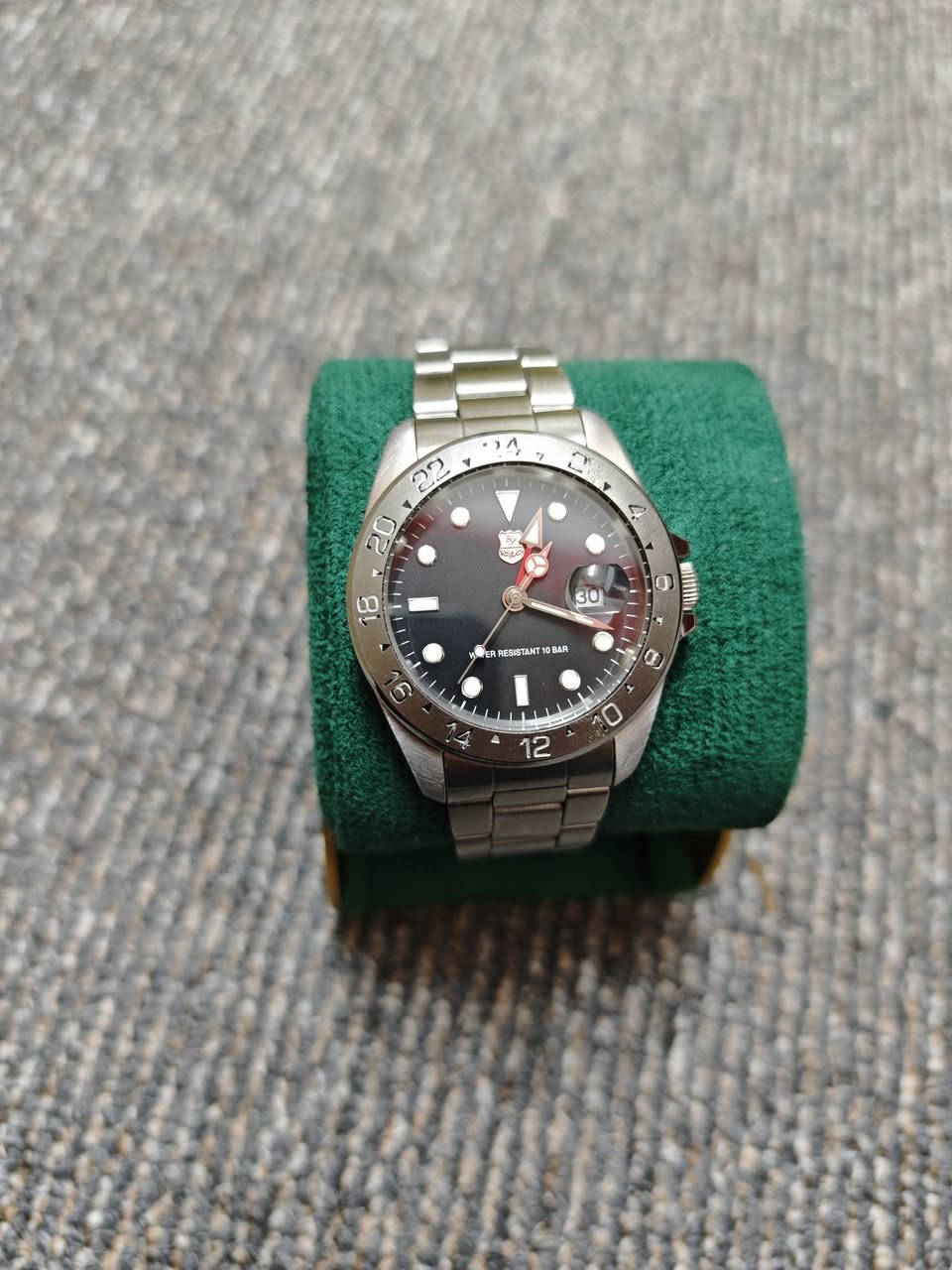 سلام علیكم. 
ساعه مارومان یابانی اصلی للبیع. GMT. باتری. منفذ یومی. قفل بحری. ستنلس ستیل. تصمیم رولیكس روعه صورة یضلمها. ارقام و امیال مضیئه لیلا. قطر 40.  نضیف جدا. شغال مضبوط. سعر 60 الف.


**إذا كنت صاحب هذا الإعلان وتريد حذفه لأي سبب، رجاءا أرسل رسالة إلى الدعم الفني**