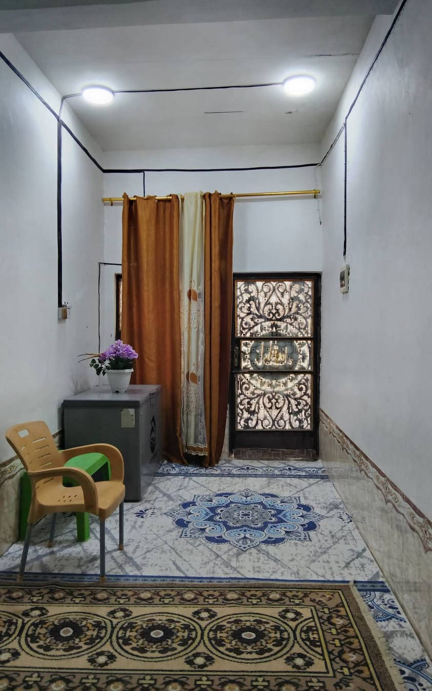 سلام عليكم بيت للبيع بحي الصدرين مساحة/325متر للستفسار ***********
