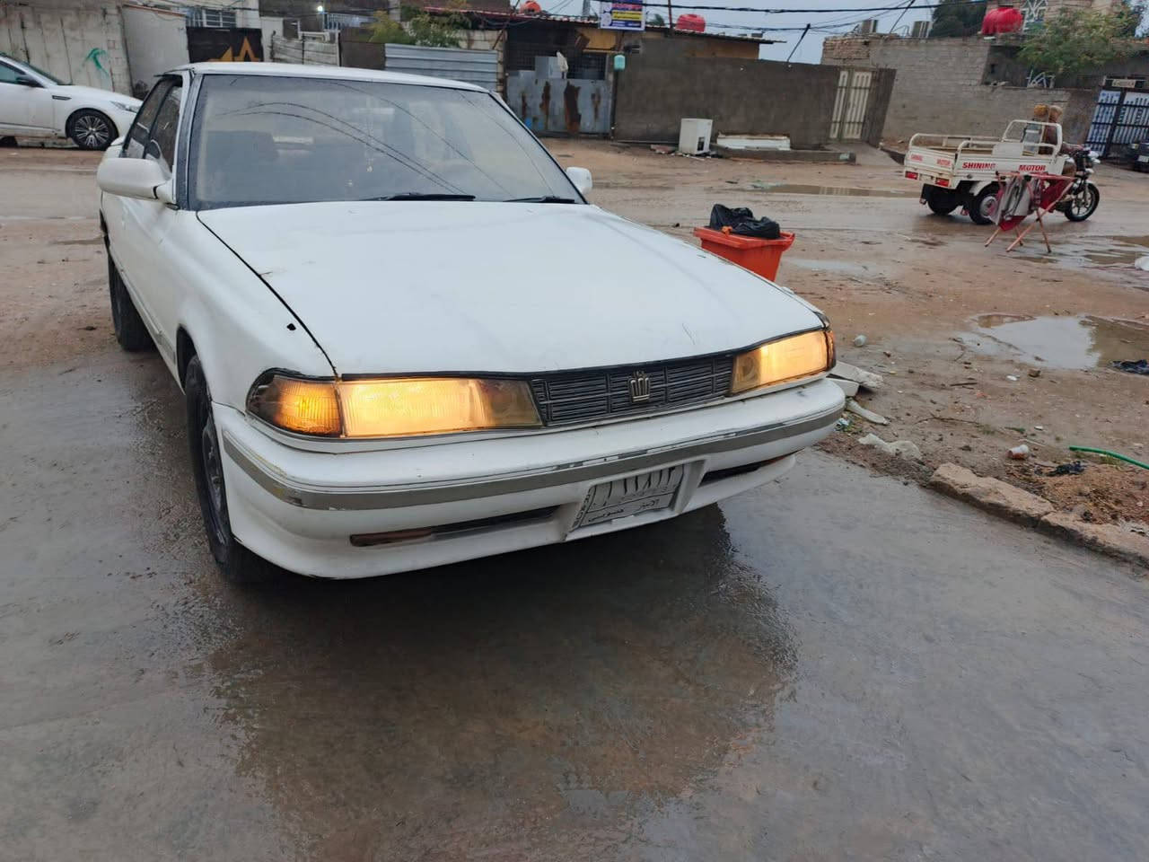 السلام عليكم مارك ٩١ مكفولة كص ونقل جثه وتحويل سنويه ما ساقطه مشروع وطني مكينه وكير  ونجي جاهزات الكير جديد كهربائيات شغاله نواقص السياره كشن السايق شويه طاك موضح بالصوره وقفل باب السايق عاطل يريد تبديل السعر ٢٦ ورقه مكاني نجف ***********
