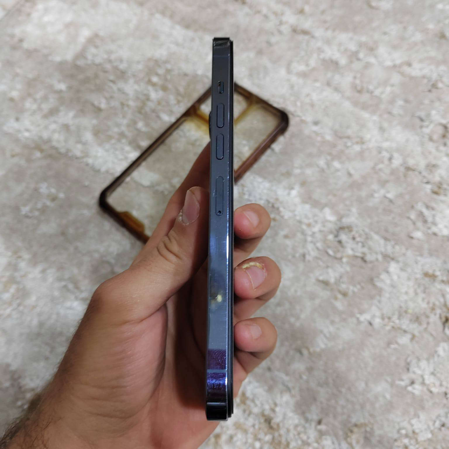 السلام عليكم 13 برو ماكس بحري  ذاكره الجهاز 256  شرق اوسط مو امريكي 
شاشه وبطاريه مستبدله  
شاشه GX ميحتاج اسولف عليها   بطاريه تخبل ضمان صرف ماكو  
شاصي كلش نضيف   شوفت عينك  اراوسه بايباد قوي او بيع    مكاني بغداد  للاستفسار ***********
